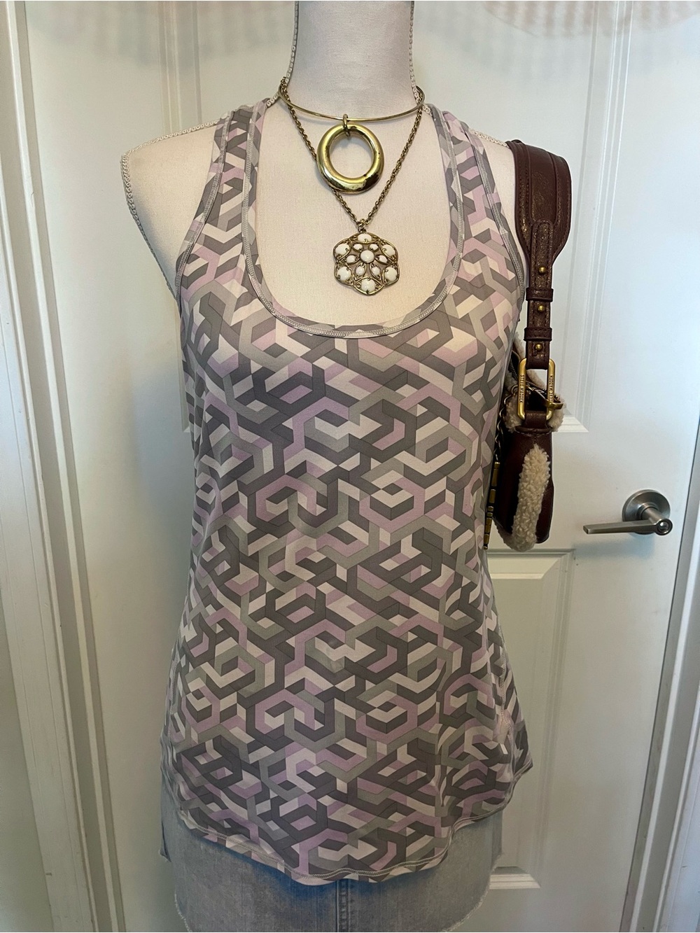 Athleta : Geometric Racerback Active Tank!!